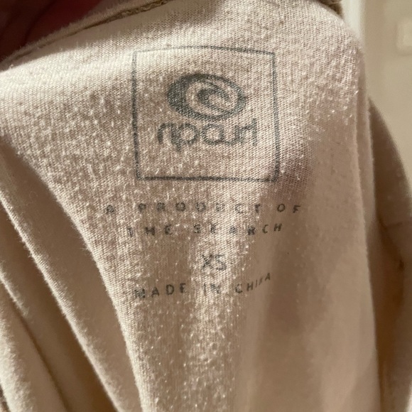 Women’s XS Ripcurl tee shirt - Picture 3 of 3